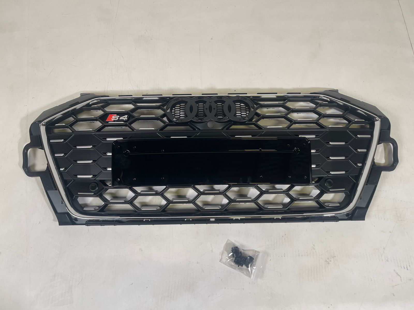 nt Honeycomb Grille in S4 Chrome Style